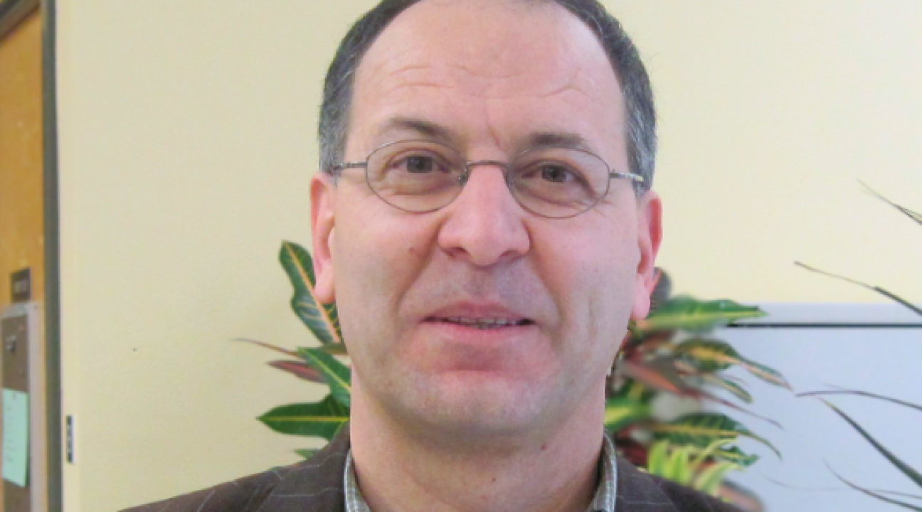 Professor Michael Santos Photo of Michael Santos