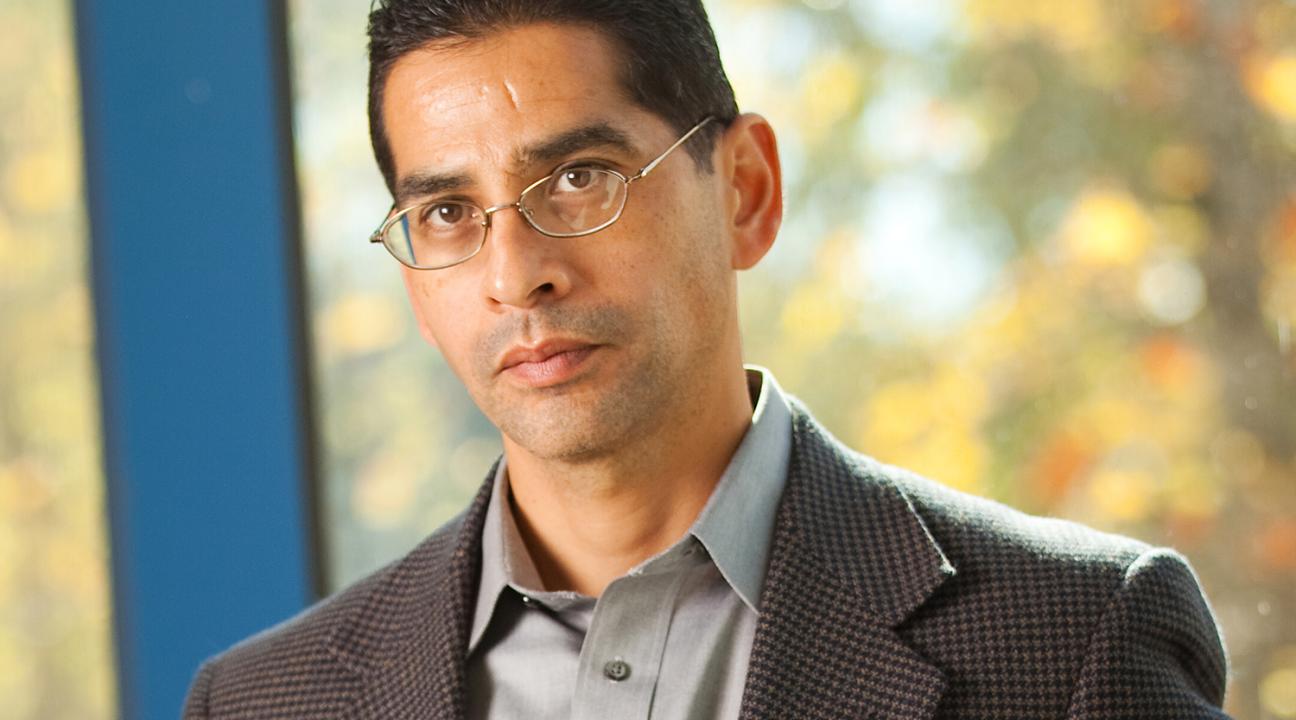 faculty_steve_cuellar